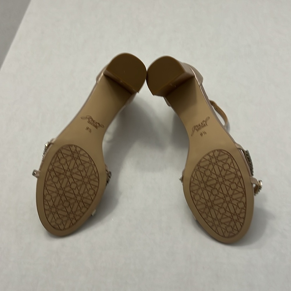Jewel Badgley Mischka heels size 9 1/2 - Picture 5 of 5